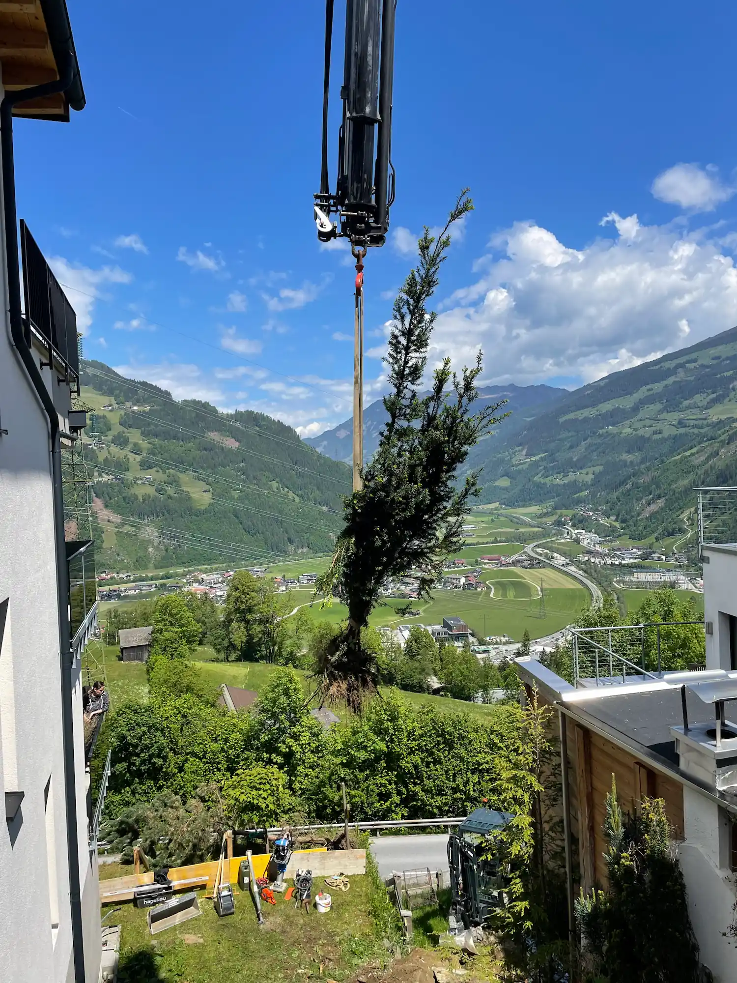 HG Erdbewegungen sorgt für die Pflege und Instandhaltung ihres Grundstücks im Tiroler Unterland.